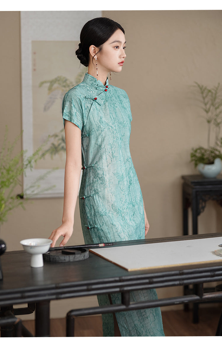 Vintage Elegant Floral Cheongsam – Classic Chinese Qipao Dress