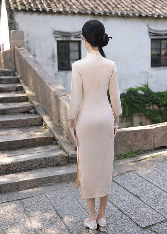 Retro Embroidered Slim Traditional Cheongsam