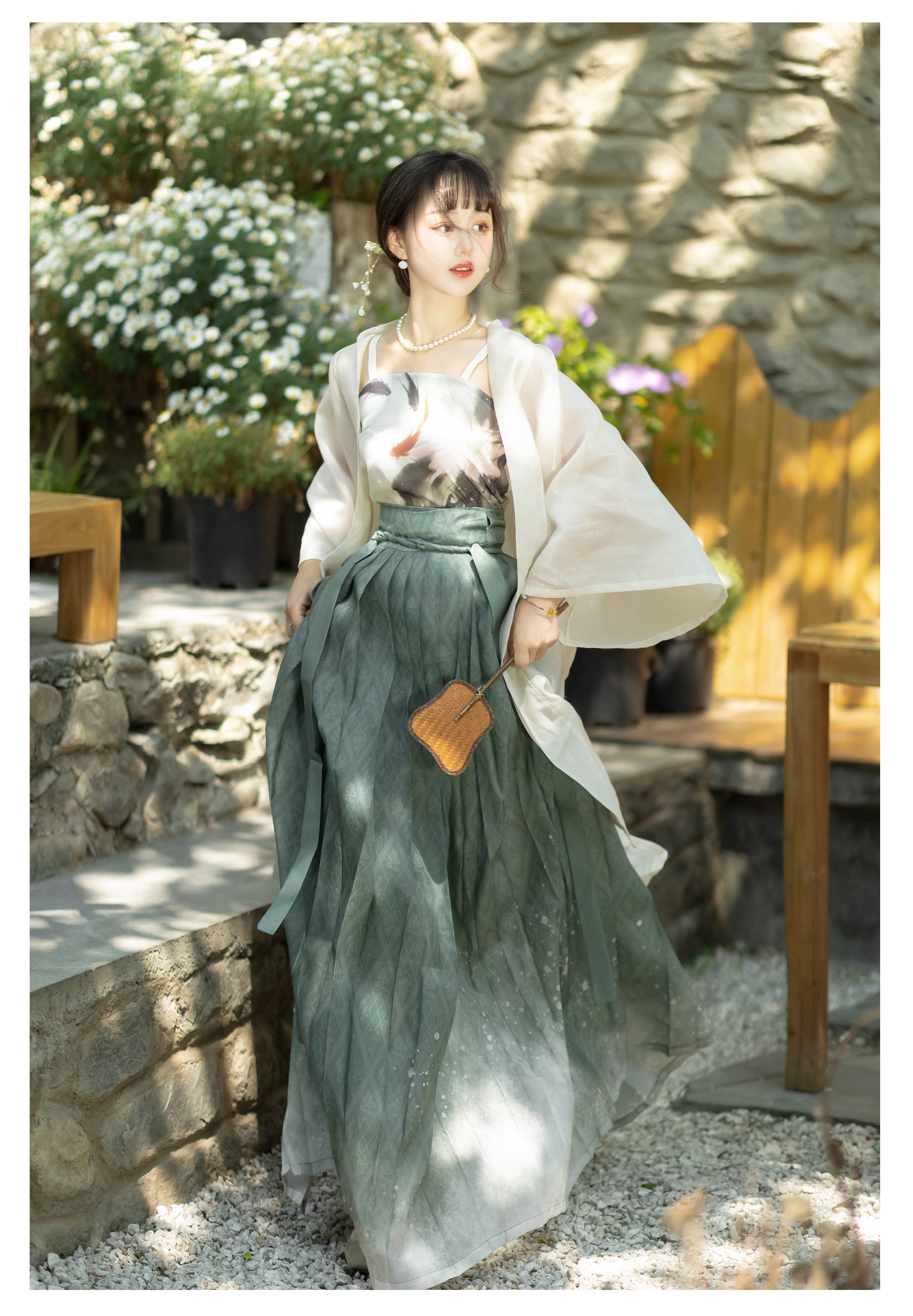 Elegant Pleated Green Hanfu Dress for Women - Traditional Chinese Ancient Style