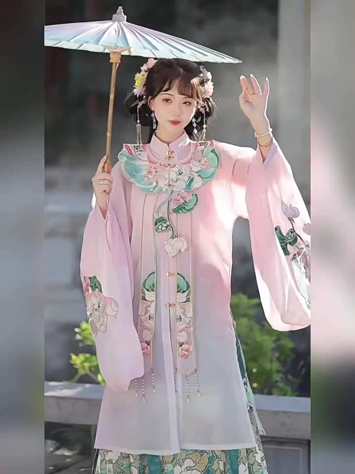 Traditional Pink Floral Hanfu Dress for Women