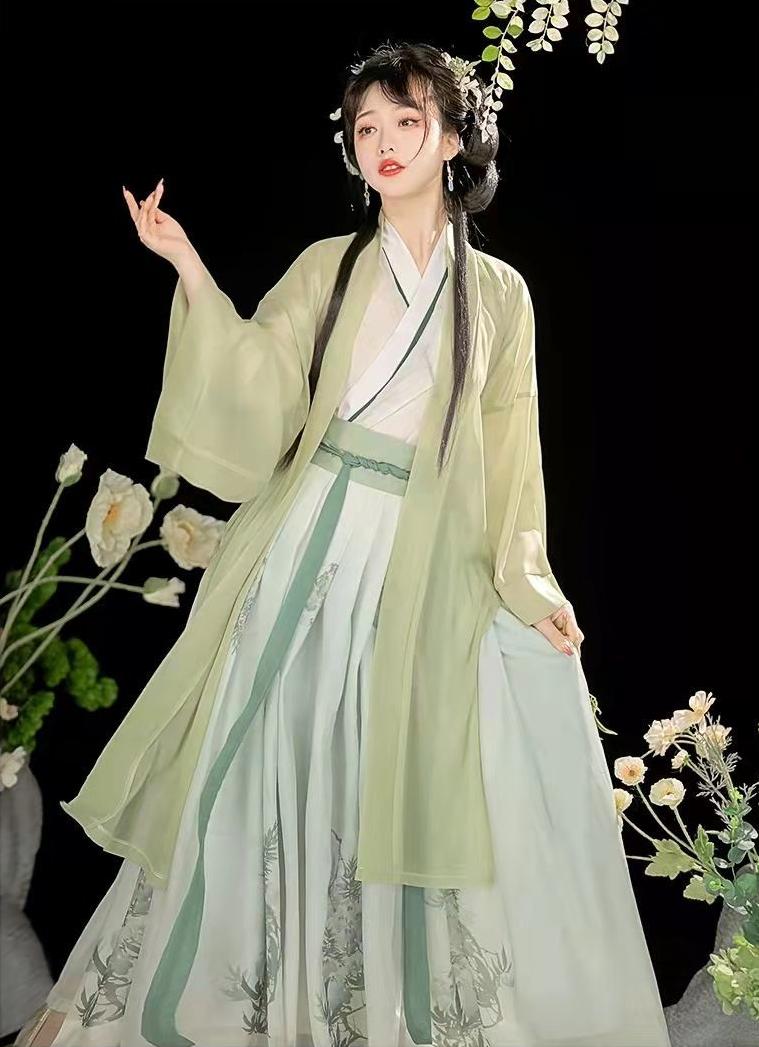 Elegant Song Dynasty Hanfu Set – Flowing Green Robes with Embroidered Skirt for Women