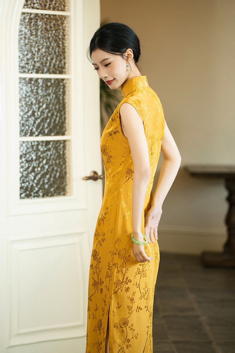 Elegant Sleeveless Brocade Cheongsam Vintage Floral Embroidered Qipao Dress