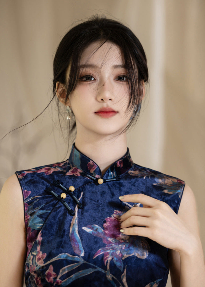 Blue Printed Sleeveless Qipao | Mandarin-Collar Slim Maxi with Side Slit for Banquets & Weddings