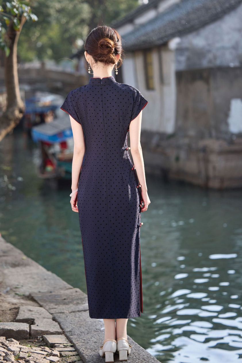 Navy Polka-Dot Short-Sleeve Long Cheongsam | Vintage Slim Fit