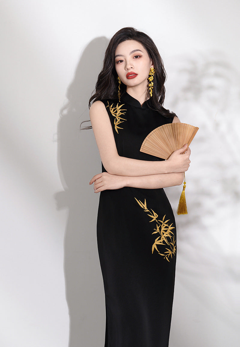 Elegant Black Cheongsam Dress with Golden Bamboo Embroidery – Classic Chinese Qipao