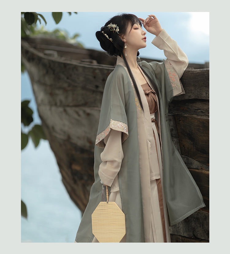 Green and Beige Song Dynasty Hanfu Dress with Floral Embroidery