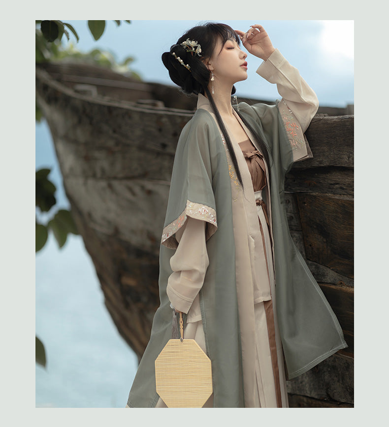 Green and Beige Song Dynasty Hanfu Dress with Floral Embroidery