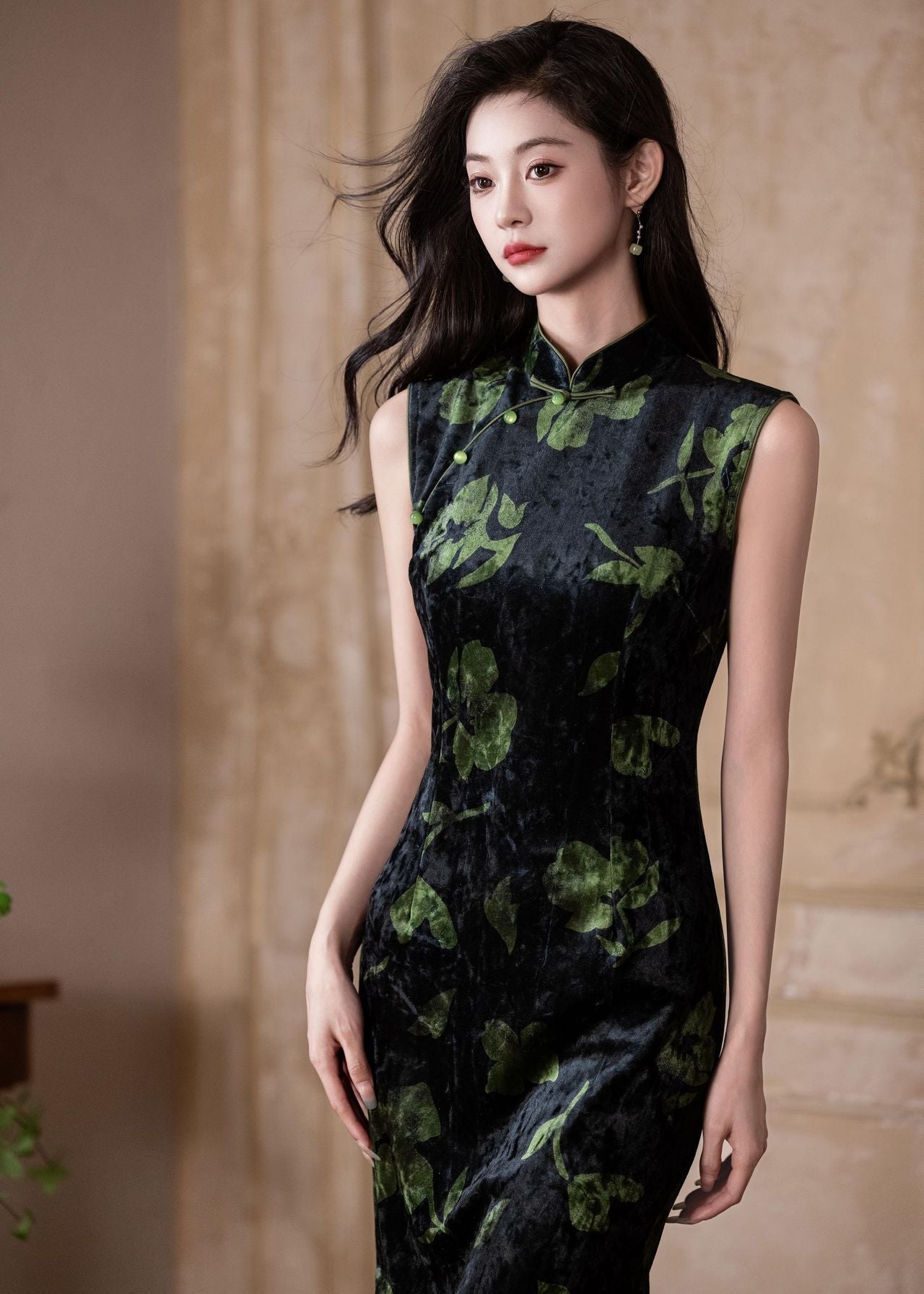 Autumn Velvet Qipao Sleeveless | Modern Mandarin Slim Long Evening Dress