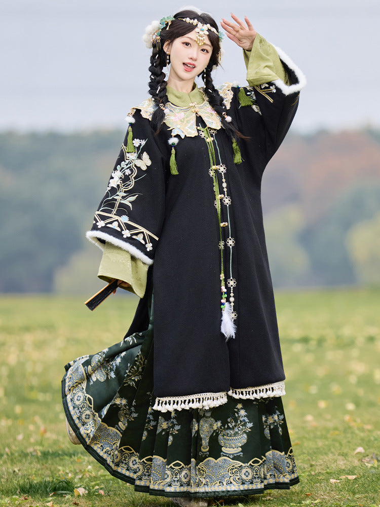 Elegant Traditional Hanfu Dress with Floral Embroidery and Black Cloak