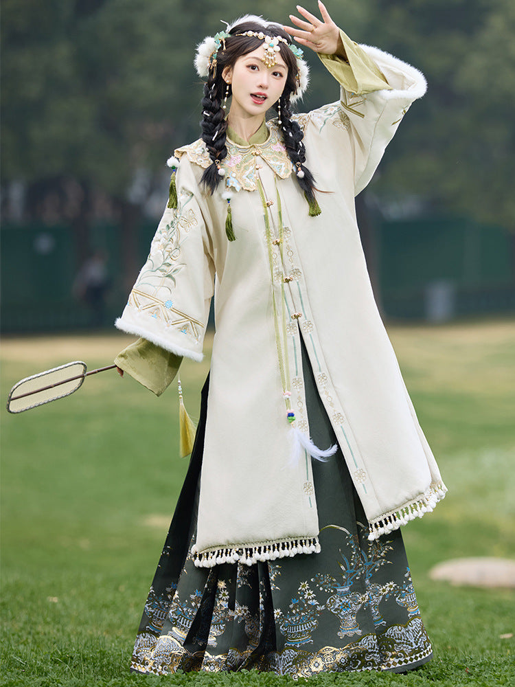 Elegant Ming Dynasty Hanfu- Embroidered Dress for Graduation Ceremony