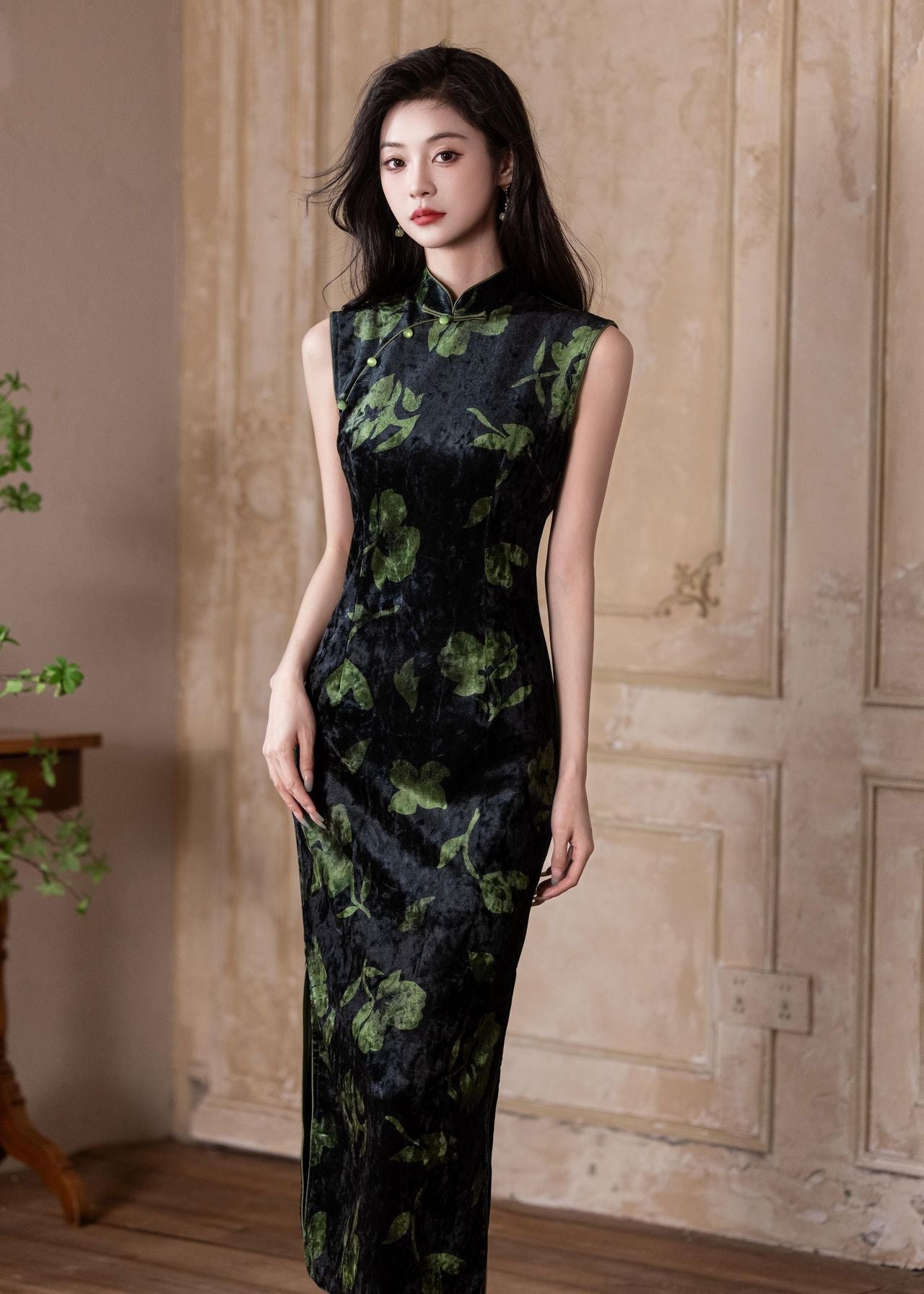 Autumn Velvet Qipao Sleeveless | Modern Mandarin Slim Long Evening Dress
