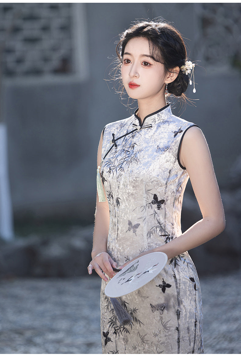 Chinese-style Sleeveless Cheongsam | Bamboo Leaf Butterfly Embroidered Qipao