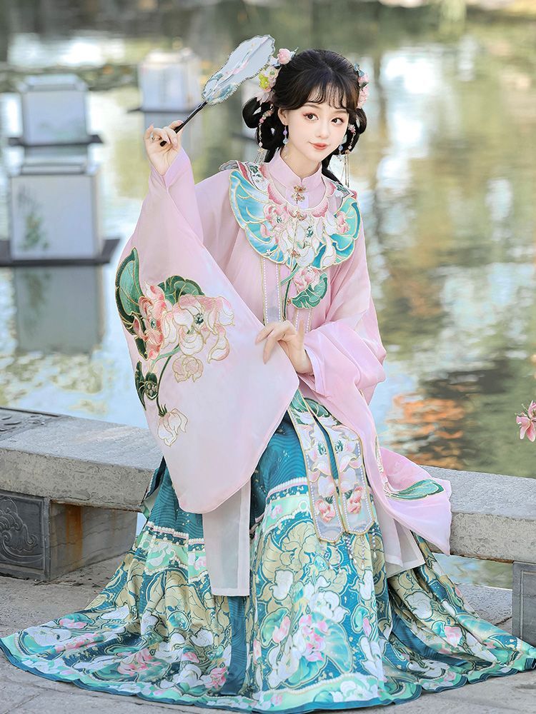 Traditional Pink Floral Hanfu Dress for Women