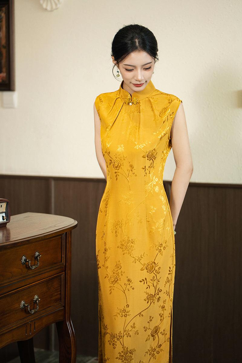 Elegant Sleeveless Brocade Cheongsam Vintage Floral Embroidered Qipao Dress