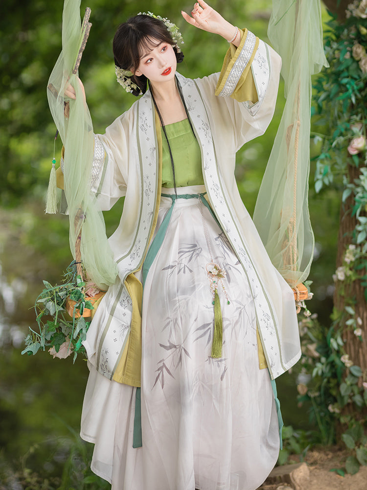 优雅花卉刺绣汉服——中国传统女性服饰