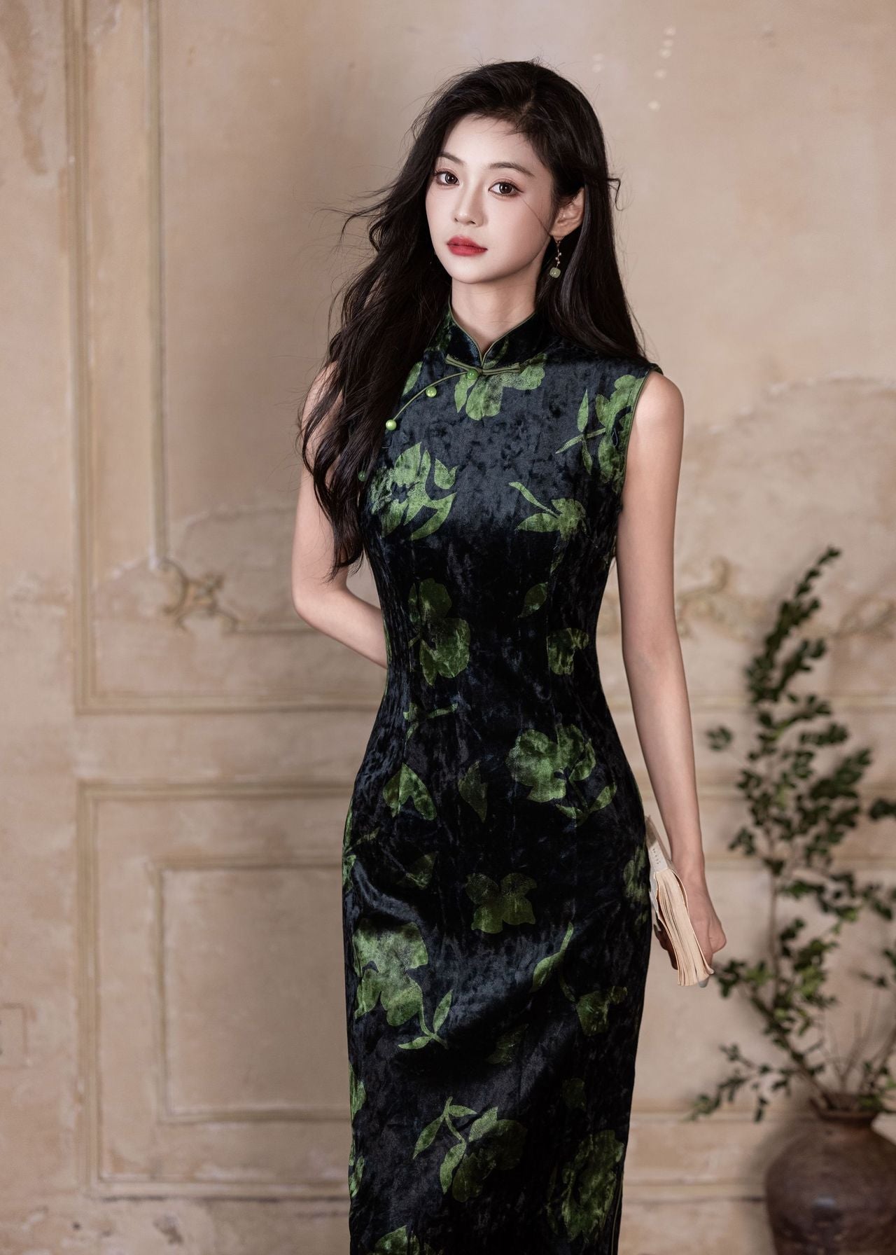 Autumn Velvet Qipao Sleeveless | Modern Mandarin Slim Long Evening Dress