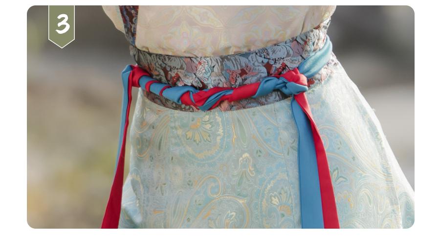 Traditional Tang Dynasty Hanfu Embroidered Dress with Colorful Ribbon Belt