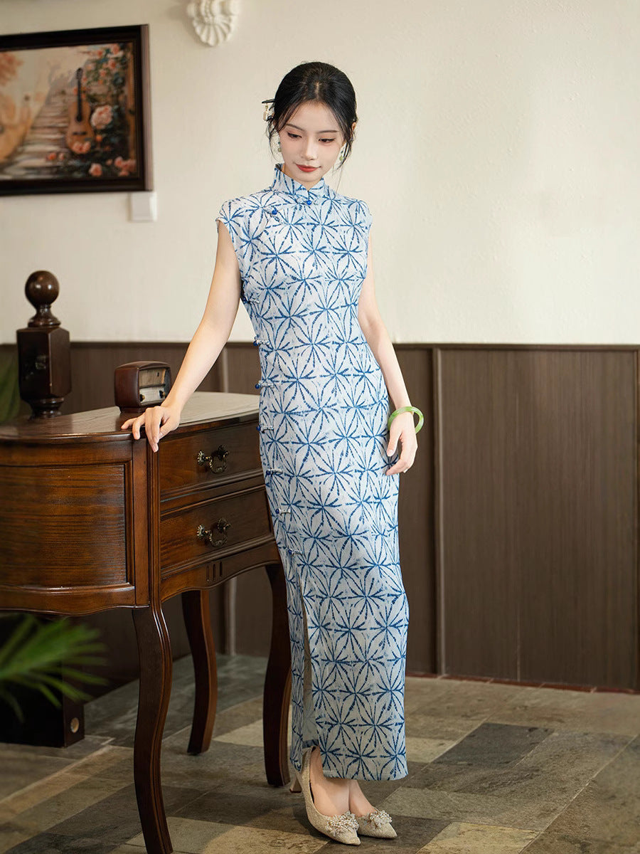 Elegant Blue & White Floral Cheongsam – Traditional Chinese Qipao Dress