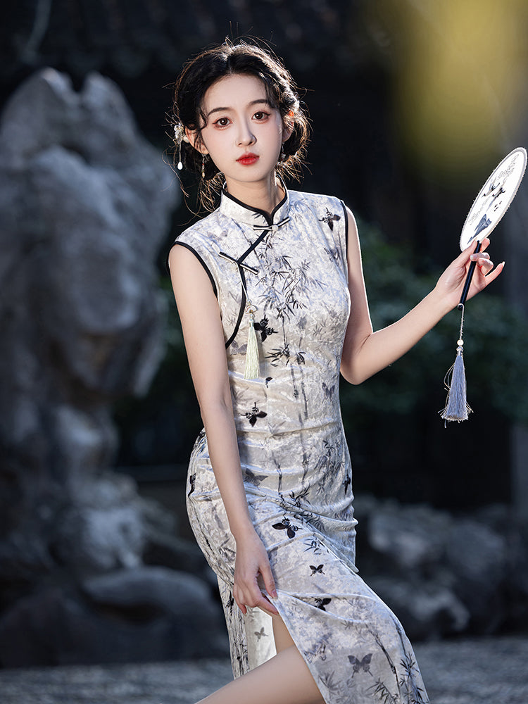 Chinese-style Sleeveless Cheongsam | Bamboo Leaf Butterfly Embroidered Qipao