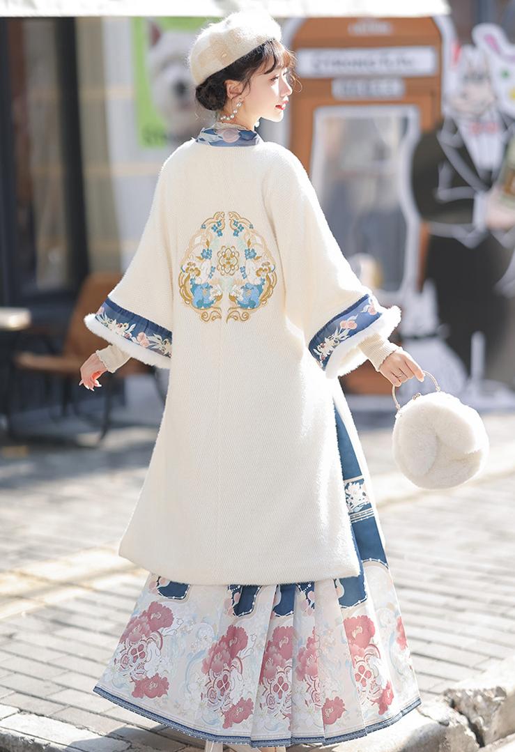 Elegant Embroidered Wool Hanfu Coat – Winter Traditional Outerwear for Women