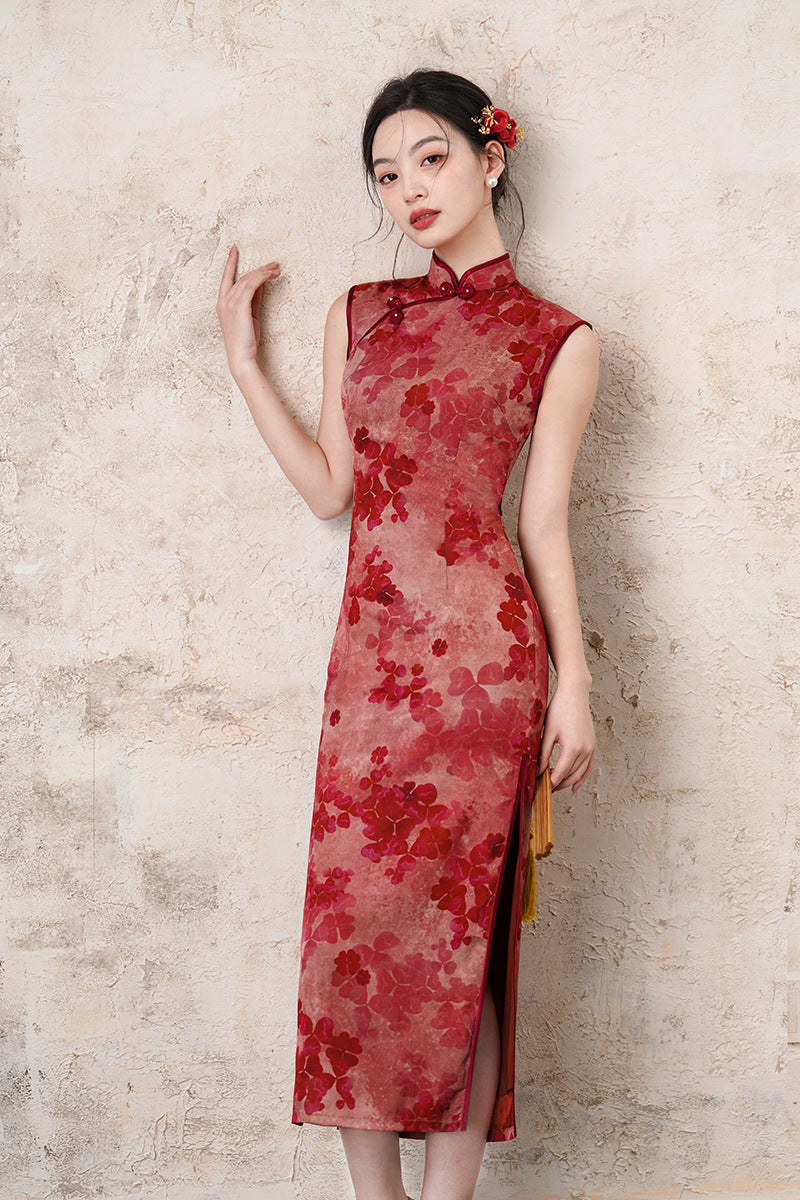 Elegant Floral Embroidered Qipao – Traditional Sleeveless Cheongsam Dress