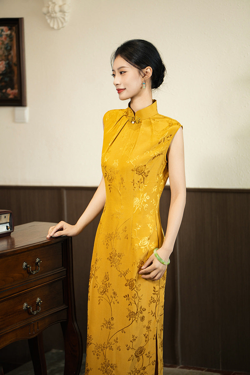 Elegant Sleeveless Brocade Cheongsam Vintage Floral Embroidered Qipao Dress