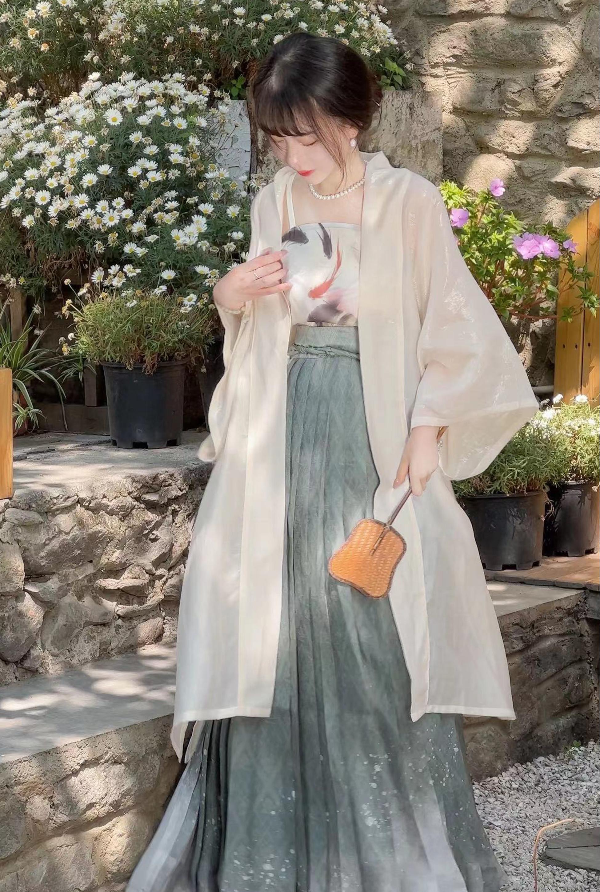 Elegant Pleated Green Hanfu Dress for Women - Traditional Chinese Ancient Style