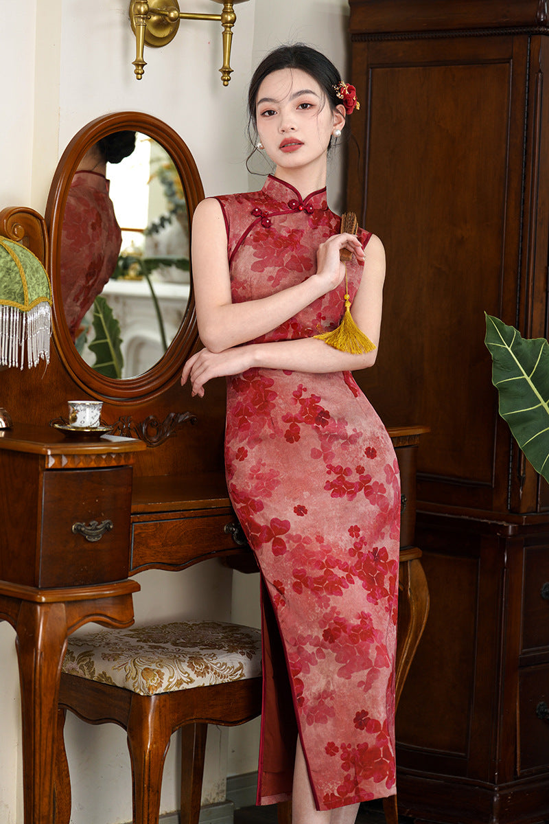 Elegant Floral Embroidered Qipao – Traditional Sleeveless Cheongsam Dress