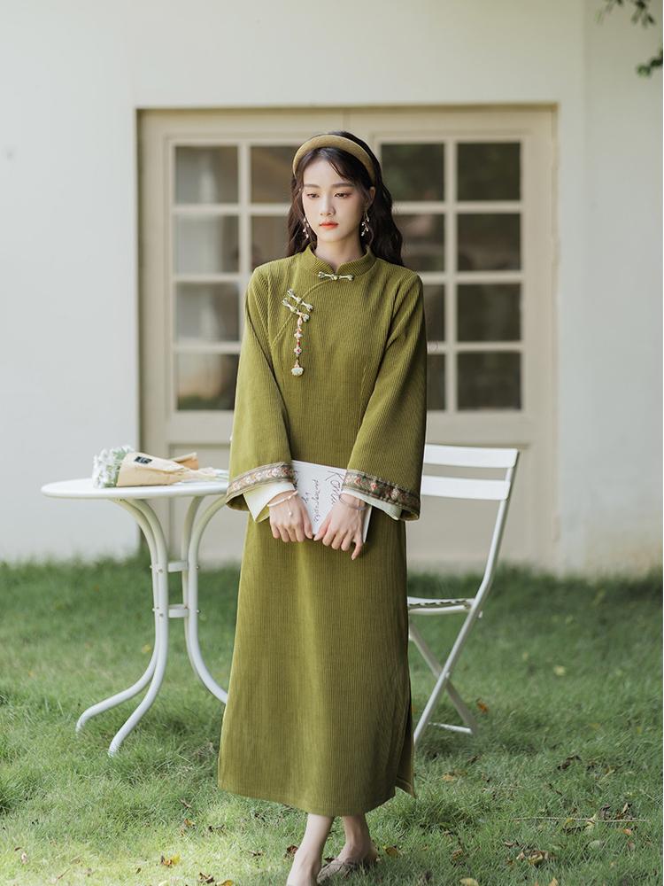 优雅绿色汉服内搭花卉图案背心套装