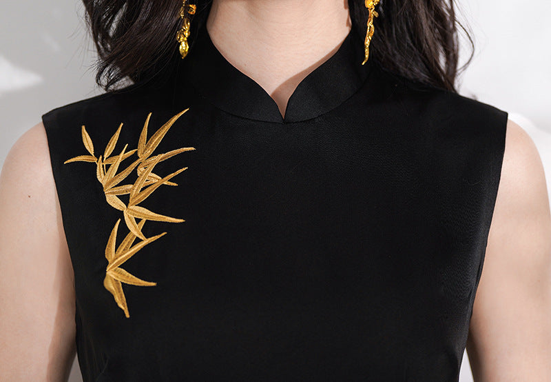 Elegant Black Cheongsam Dress with Golden Bamboo Embroidery – Classic Chinese Qipao