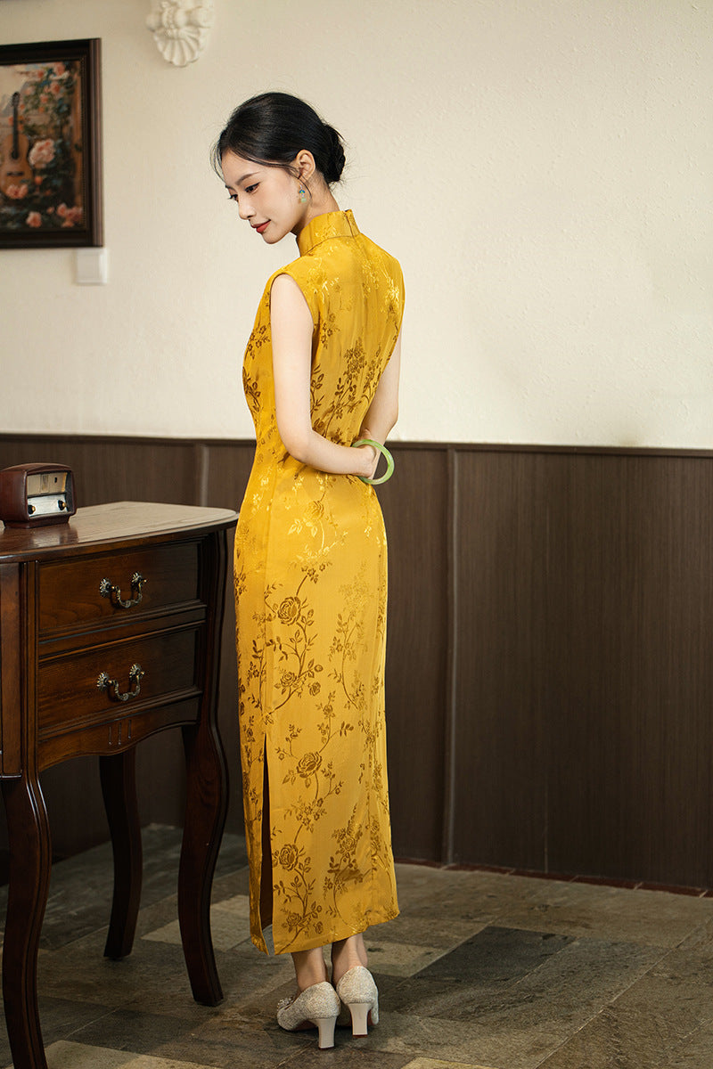 Elegant Sleeveless Brocade Cheongsam Vintage Floral Embroidered Qipao Dress