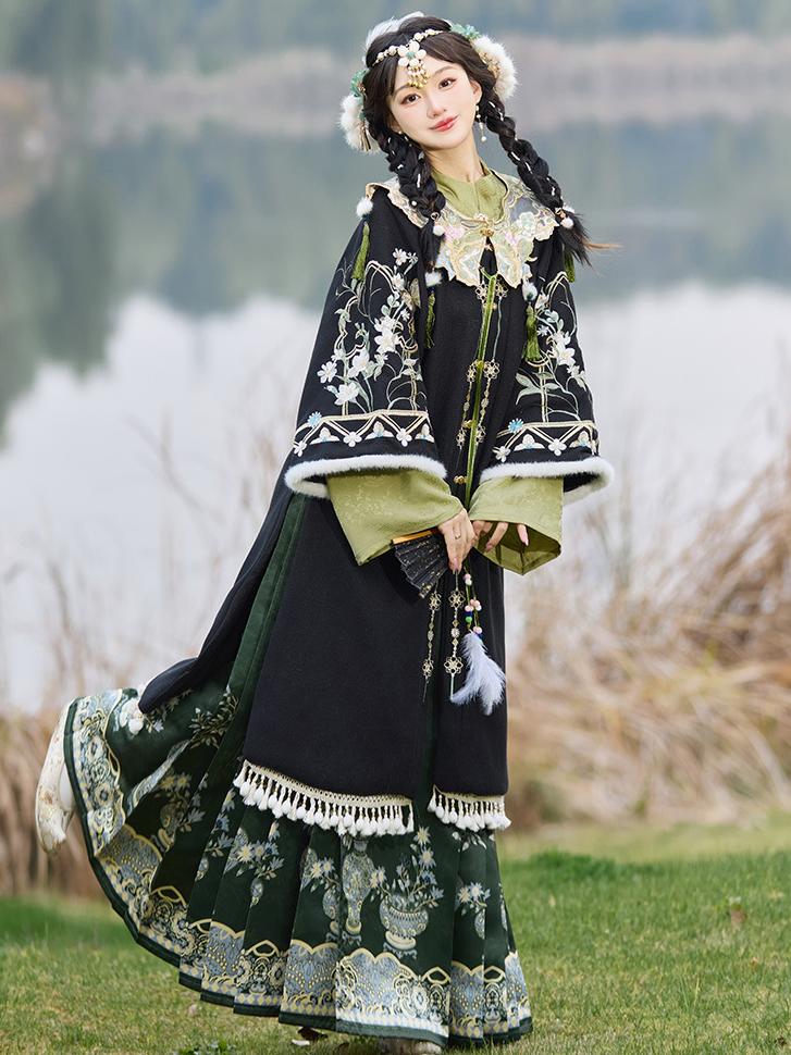 Elegant Traditional Hanfu Dress with Floral Embroidery and Black Cloak