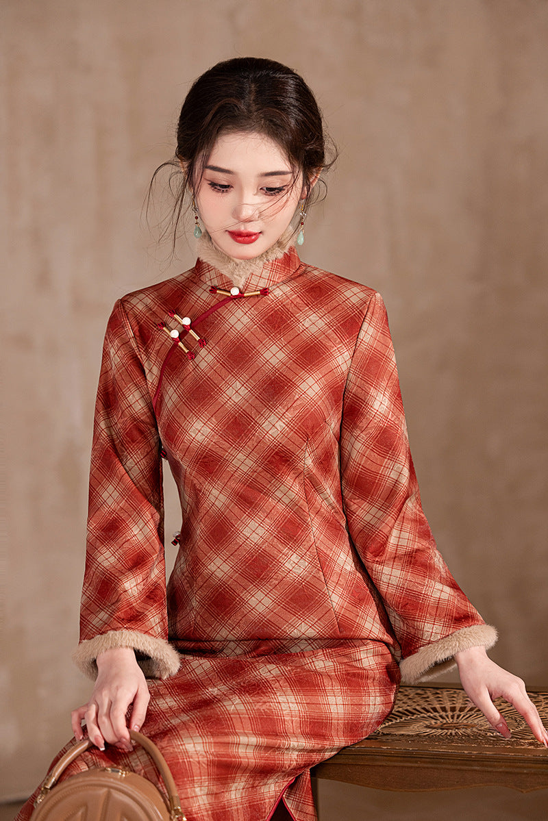 Plaid Chinese Dress for Women – Traditional Cheongsam with Fur Cuffs and Elegant Detail
