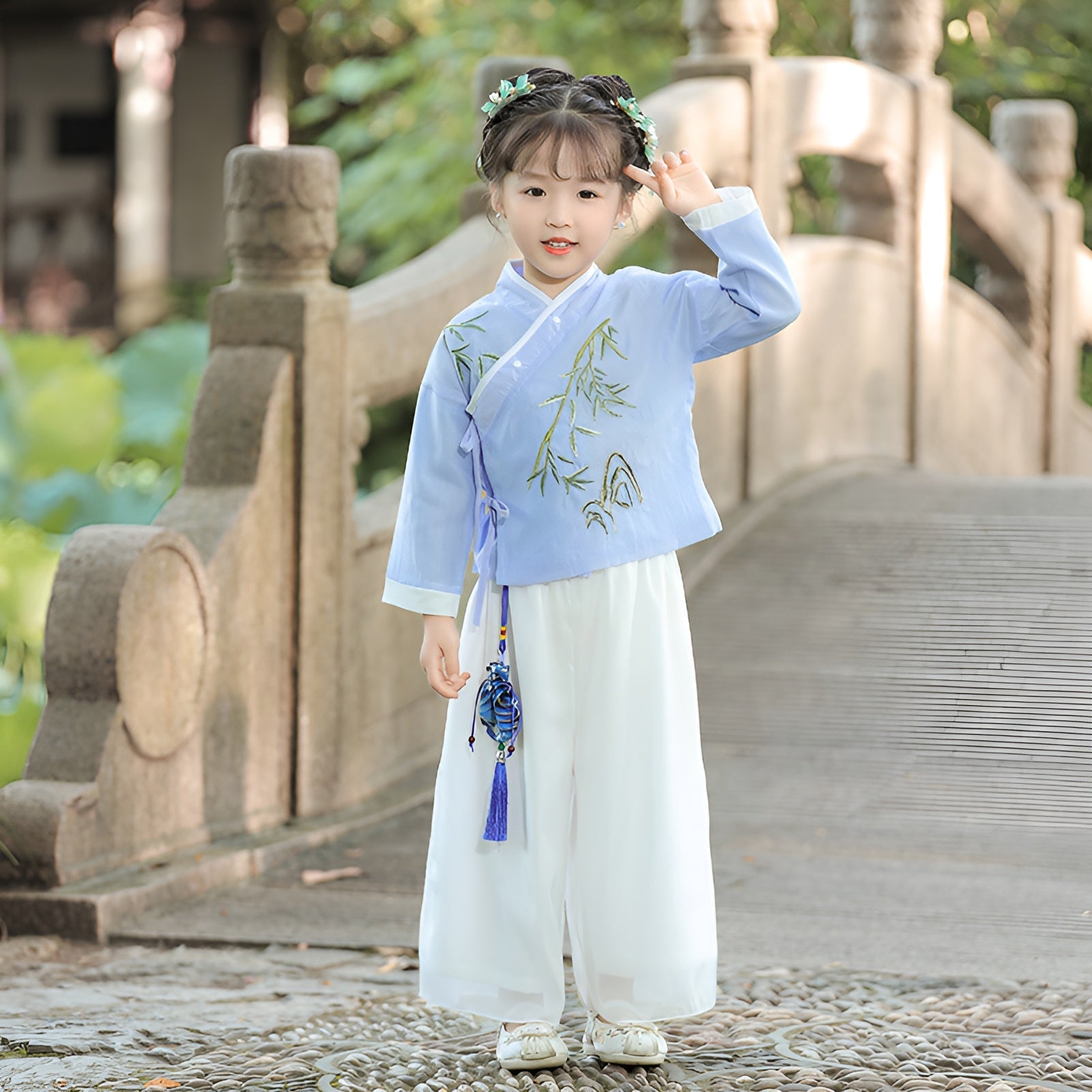 Girls' Bamboo Embroidered Blue & White Hanfu