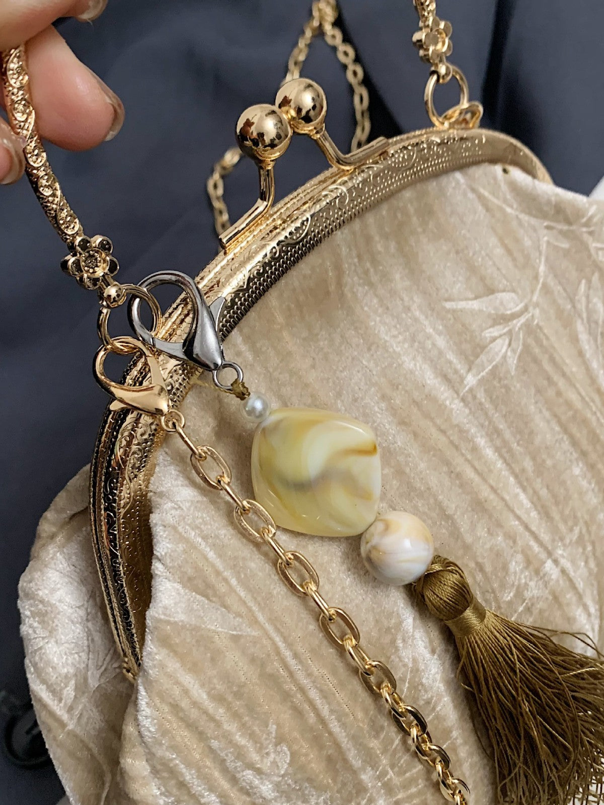 Elegant Bamboo Handle Velvet Evening Bag with Tassel Pendant