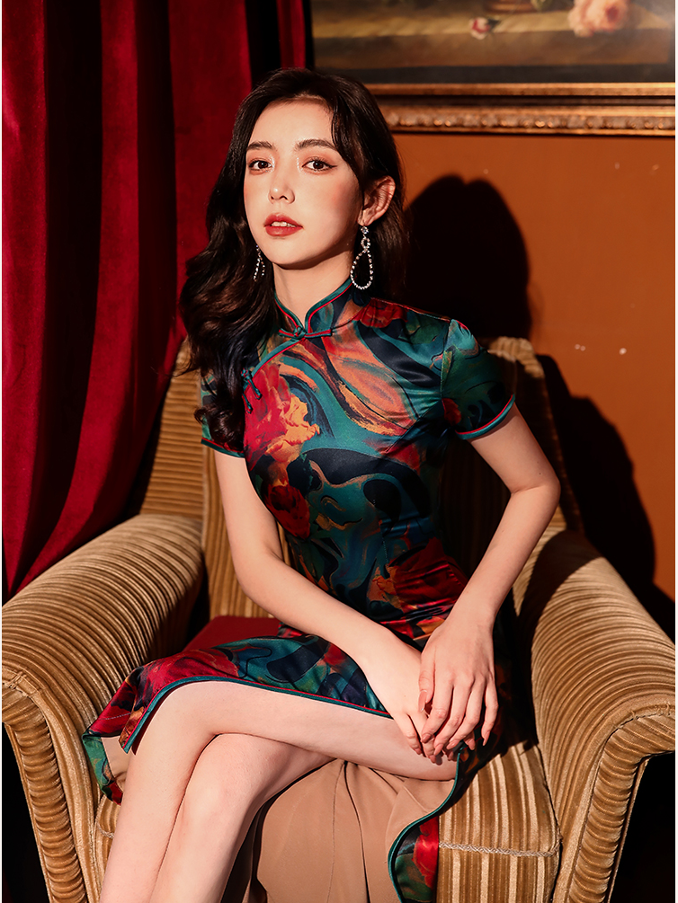 侧开衩碎花天鹅绒旗袍连衣裙