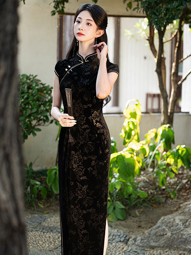 Embroidered Cheongsam Dress with Side Slit
