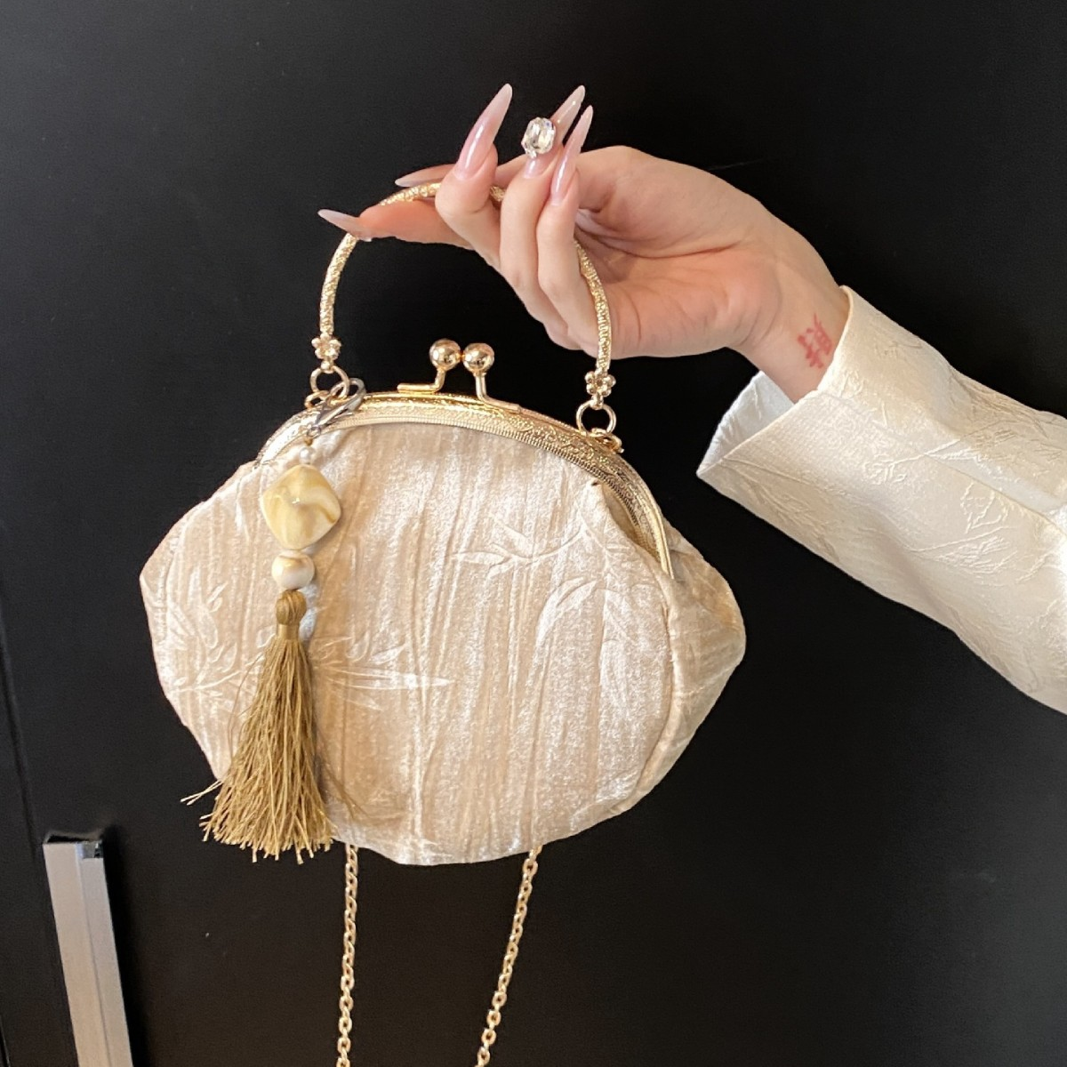 Elegant Bamboo Handle Velvet Evening Bag with Tassel Pendant