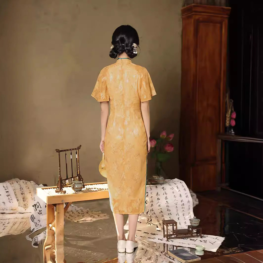 Vintage Yellow Floral Cheongsam with Mandarin Collar and Side Slits