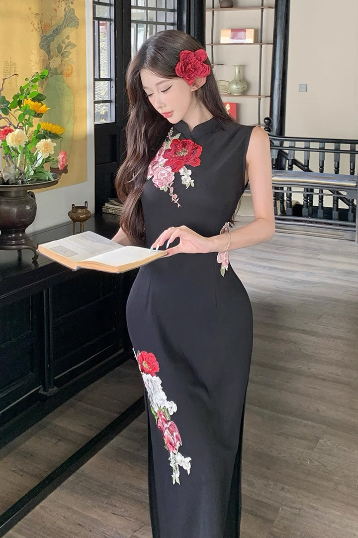 Elegant Black Embroidered Mudan Cheongsam | Vintage Sleeveless Slim Long Dress