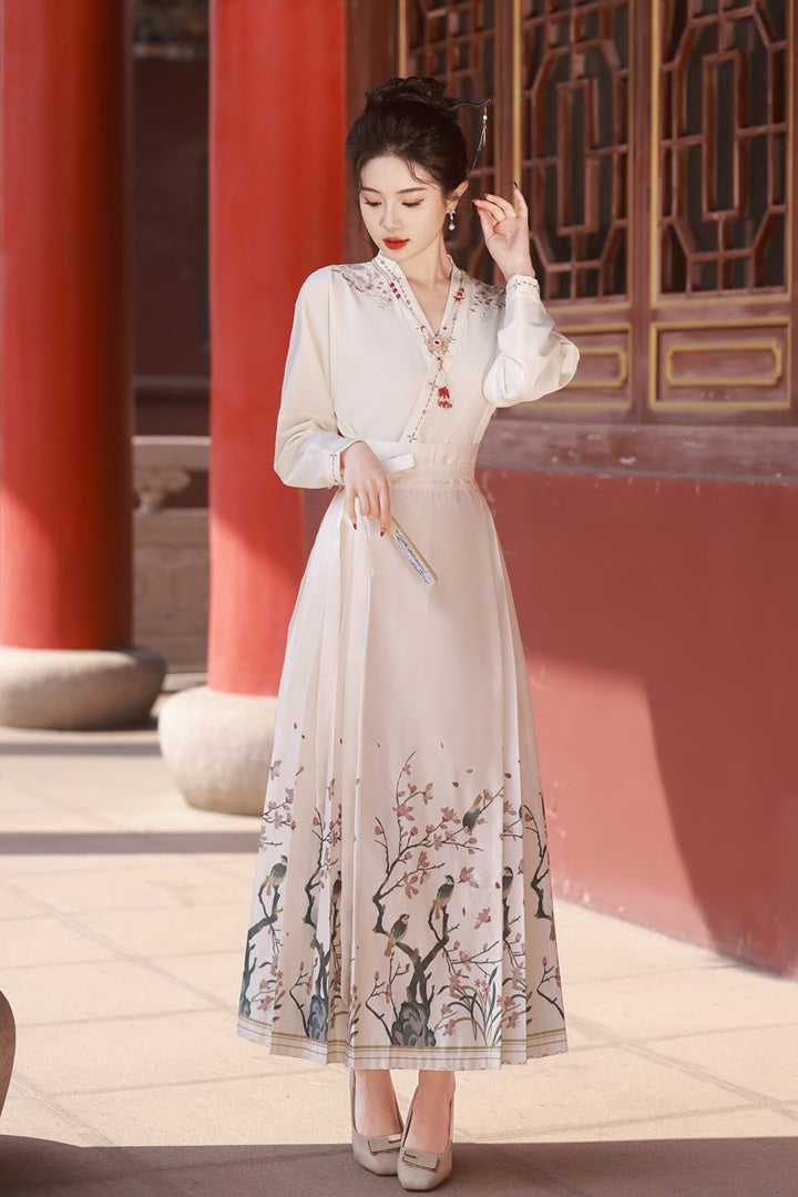 Embroidered Mamianqun Set | Elegant Long Sleeve Hanfu Dress