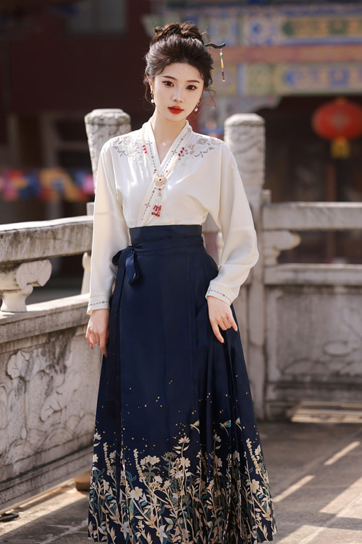 Embroidered Mamianqun Set | Elegant Long Sleeve Hanfu Dress