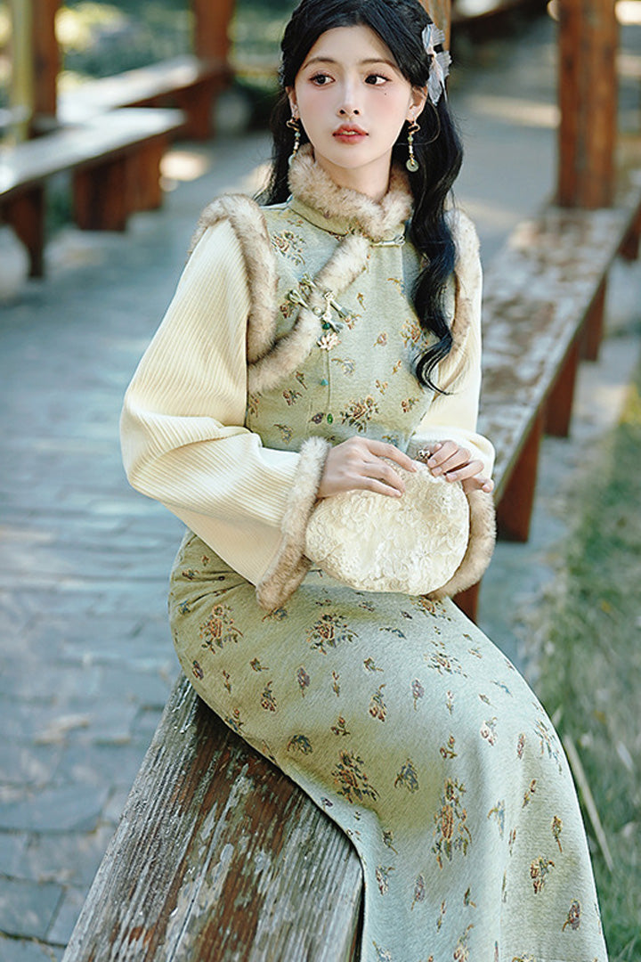 Light Green Daily Plush Vintage Qipao for Winter | Elegant Warmth Long Dress