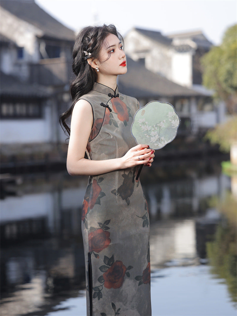 Elegant Floral Chinese-Inspired Sleeveless Long Dress with Vintage Design