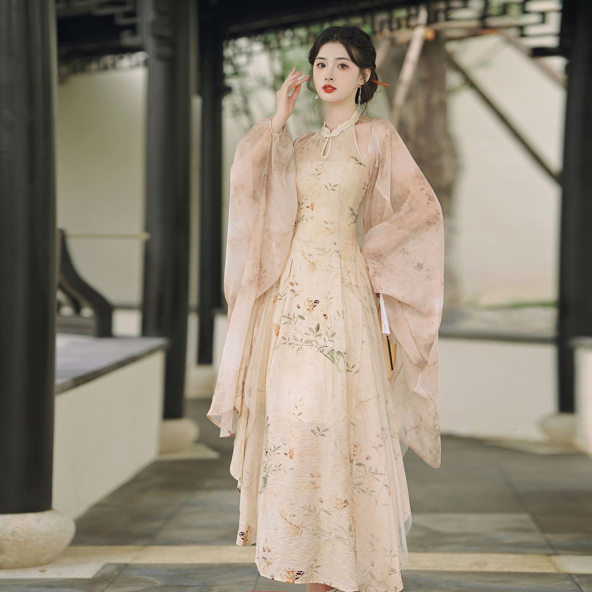 Elegant Floral Hanfu-Inspired Dress with Flowing Sleeves