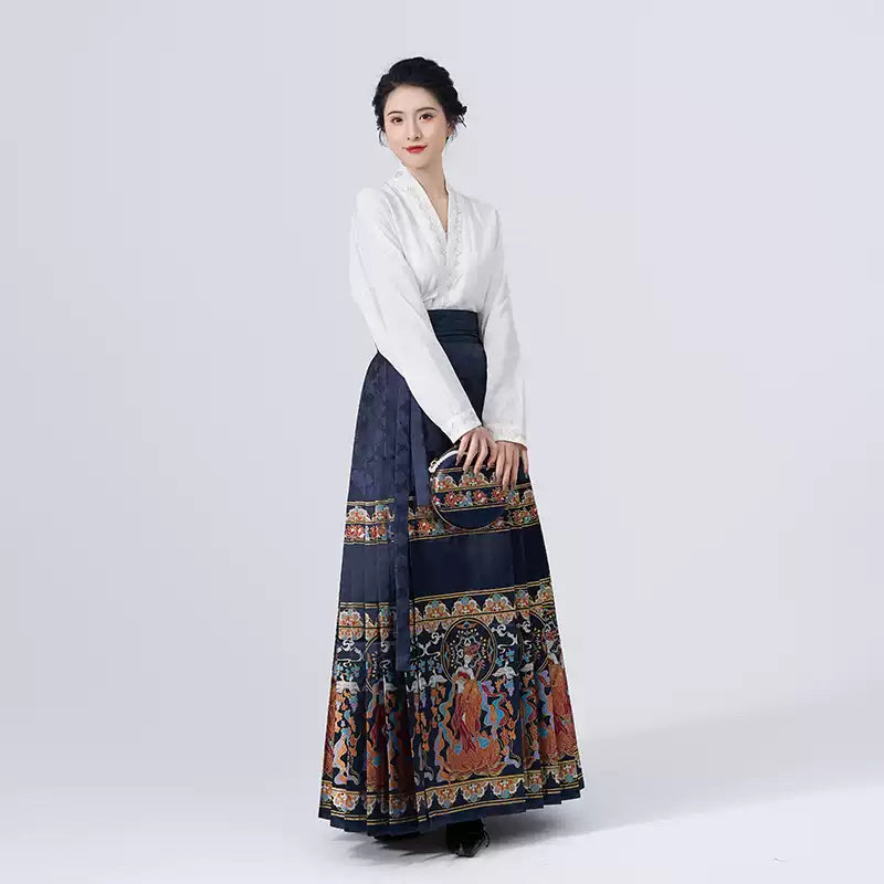 Ming Dynasty Lady's Embroidered Mamianqun and Blouse