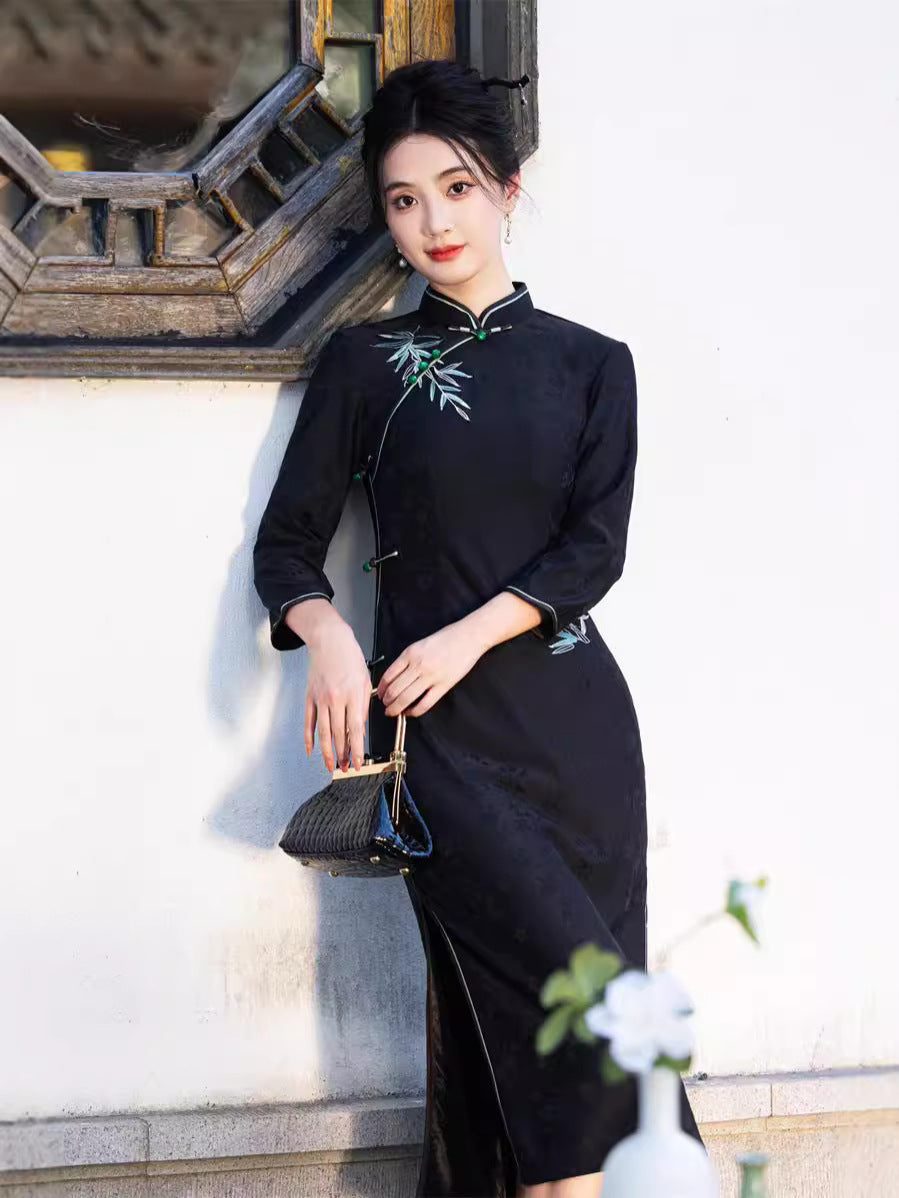 Elegant Bamboo Embroidered Cheongsam Dress