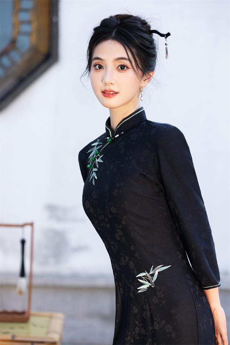 Elegant Bamboo Embroidered Cheongsam Dress
