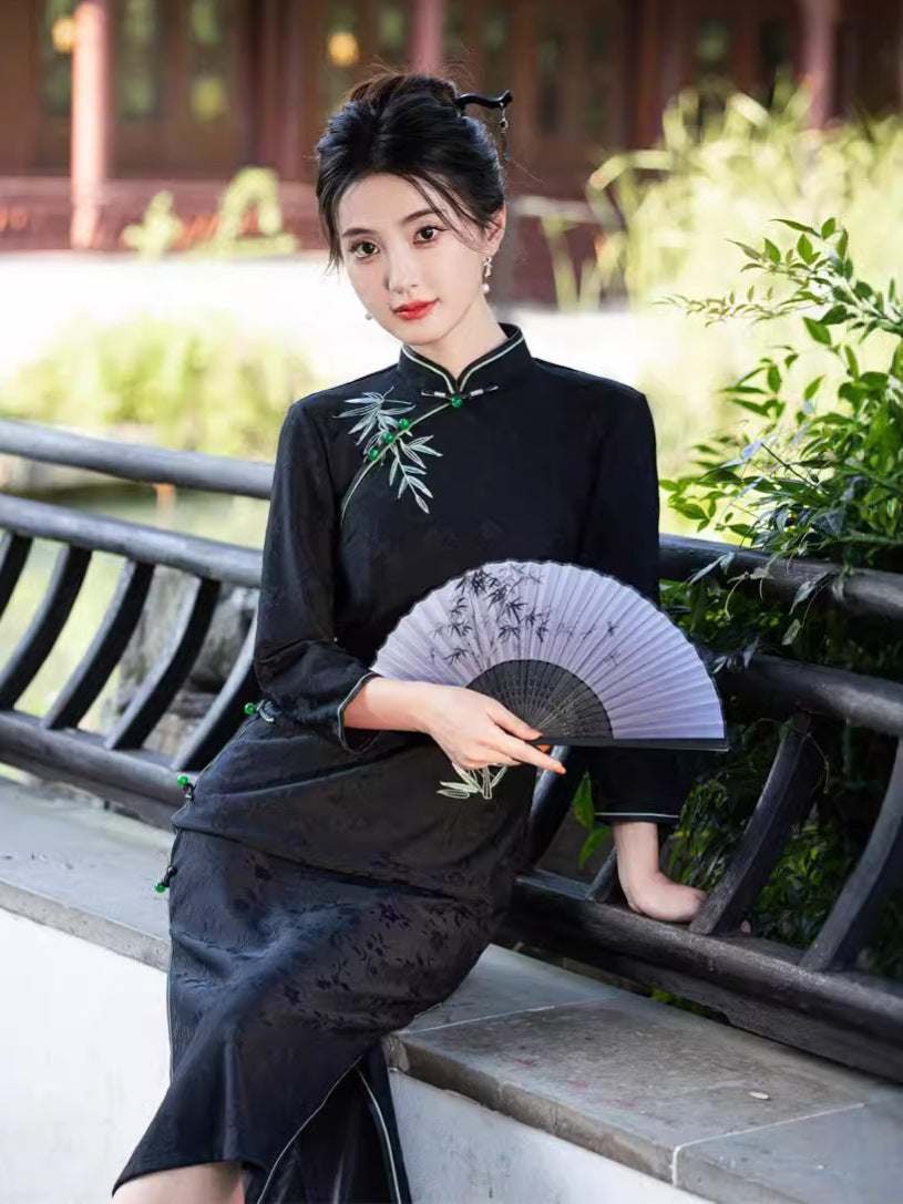Elegant Bamboo Embroidered Cheongsam Dress