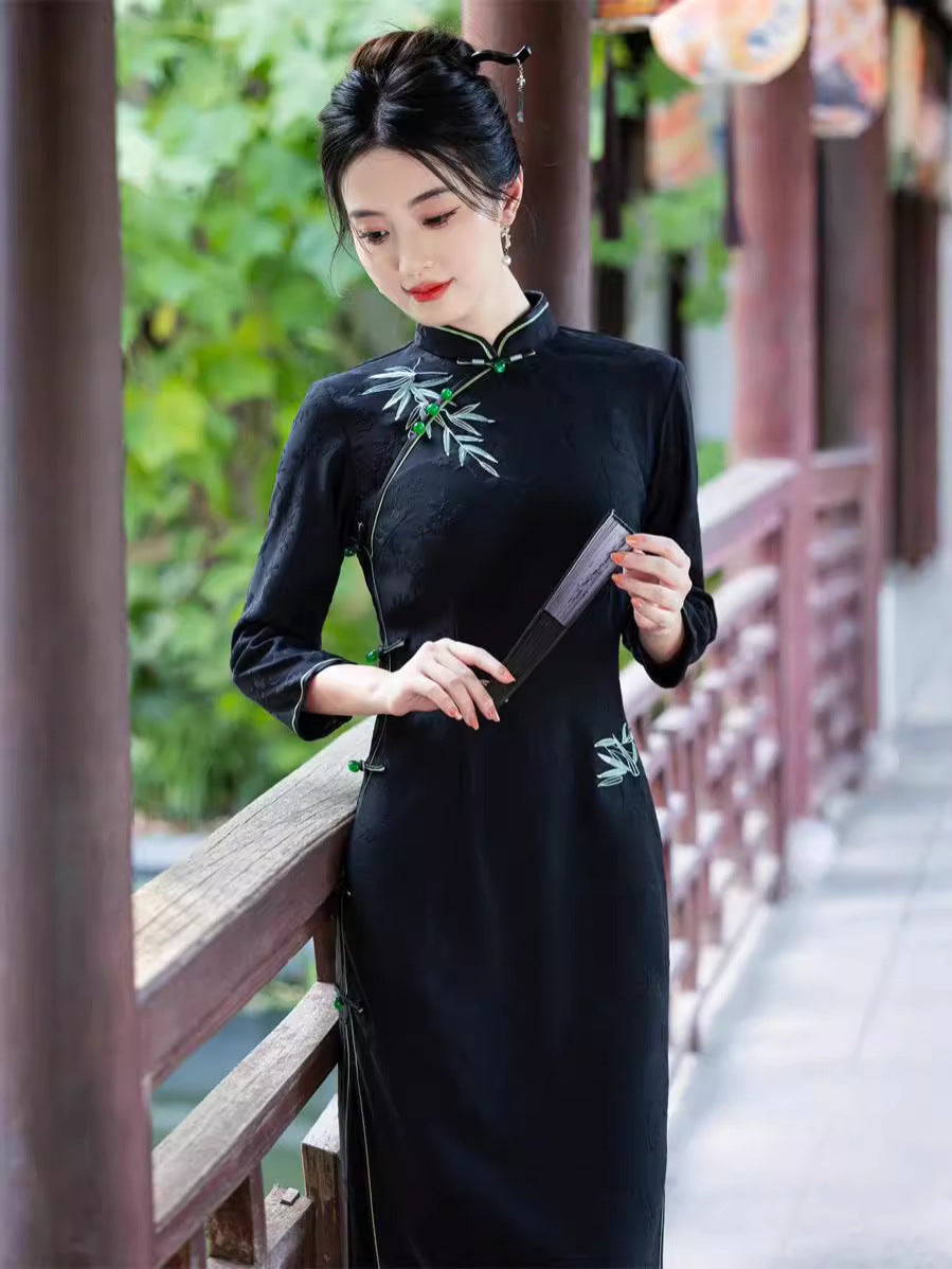 Elegant Bamboo Embroidered Cheongsam Dress